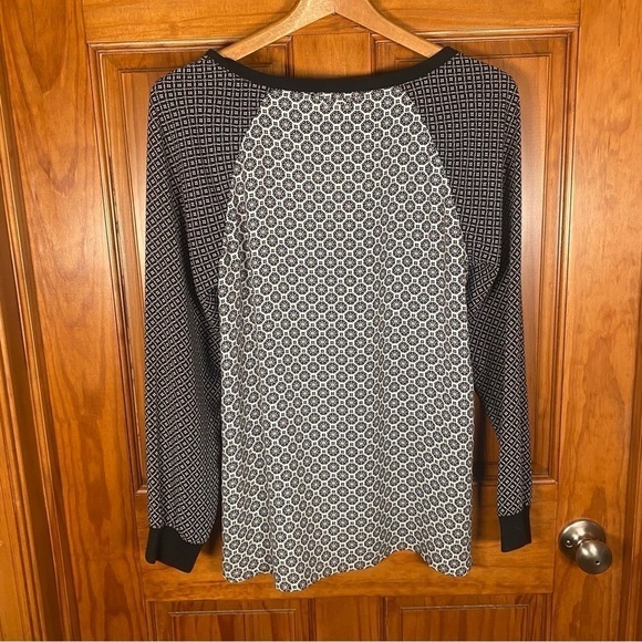 Ann Taylor LOFT Black and White Double Patterned Long Sleeve Top - Picture 6 of 6